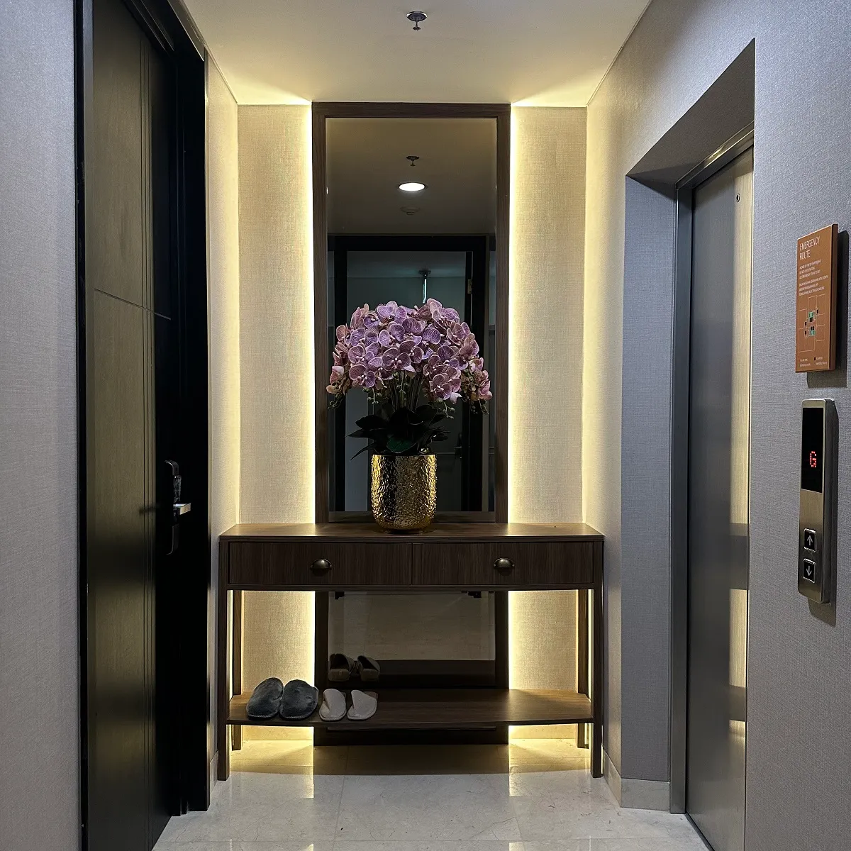 Căn hộ Private Lift thang máy riêng đưa cư dân vào thẳng sảnh căn hộ